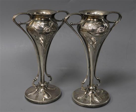 A pair of Edwardian Art Nouveau silver presentation bud vases, H 14cm